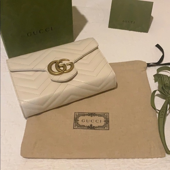 Gucci Handbags - Gucci GG Marmont matelassé crossbody